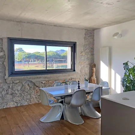 Vue - - Les Embruns * Hyères